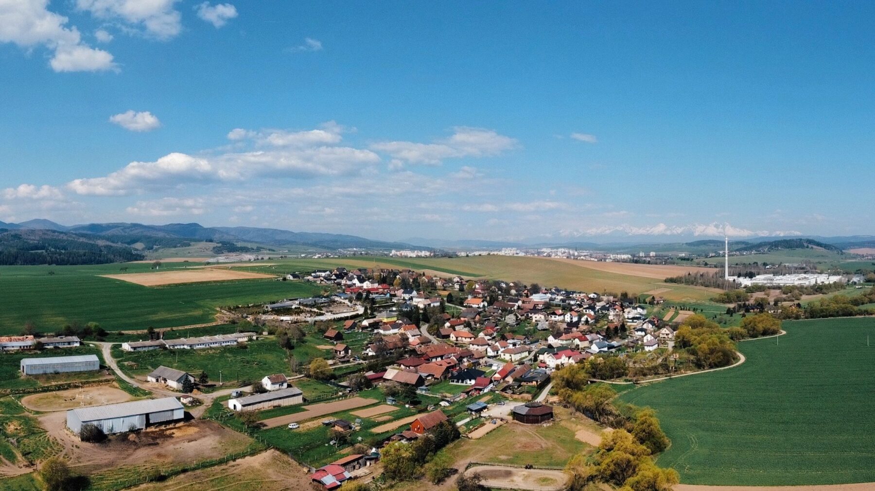 panorama_obce_lieskovany_092f44_lg